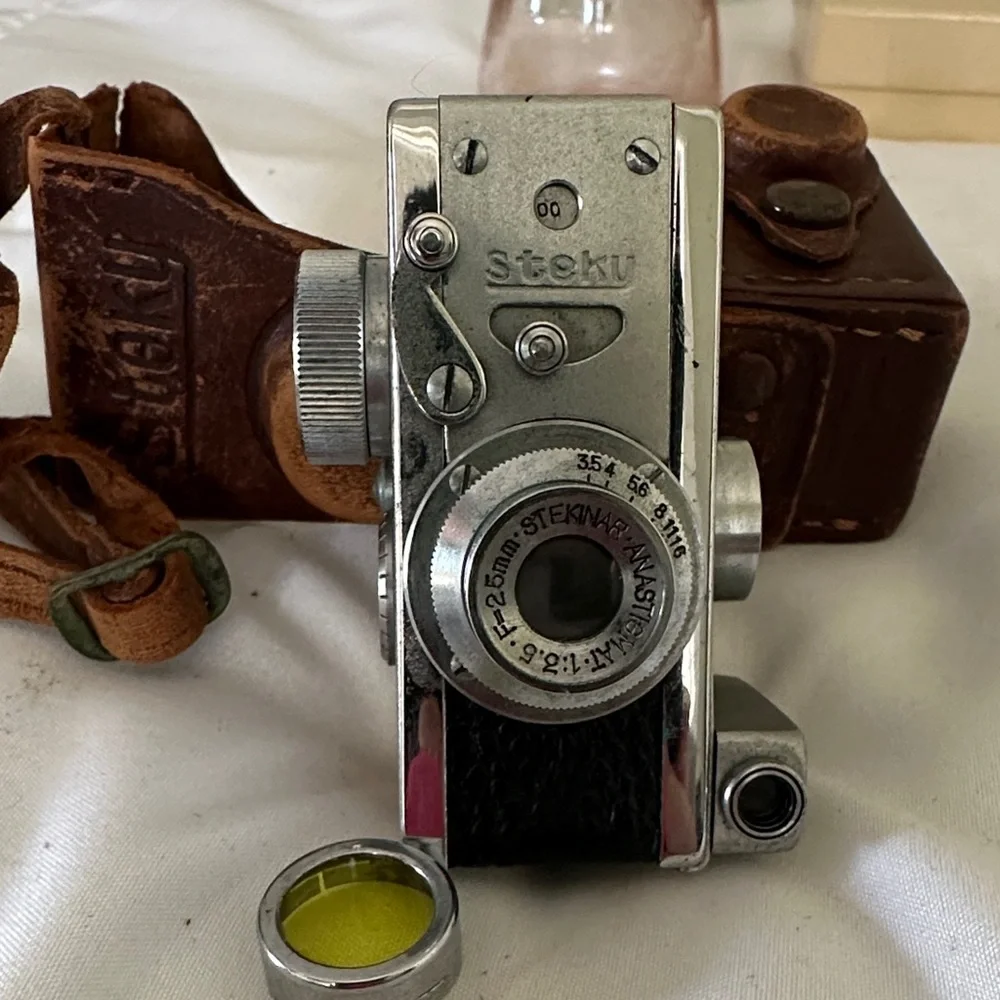 Vintage Subminiature spy Camera in Chrome and Black 📷📸